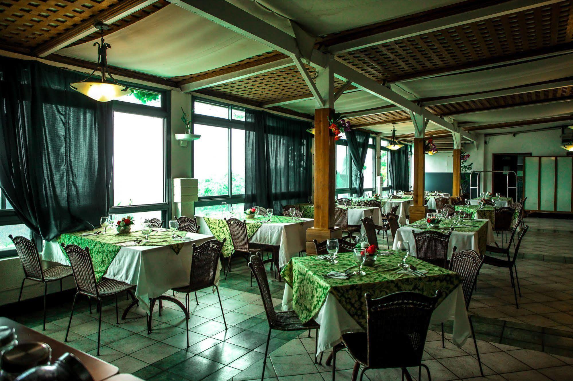 Days Hotel Tagaytay Tagaytay City Exteriör bild